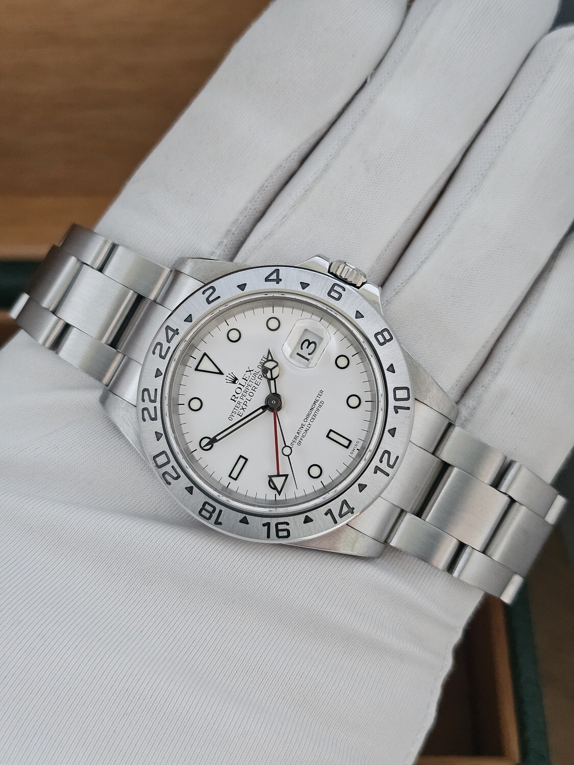 Rolex Explorer II 16570, Full Set, Swiss Only dial
