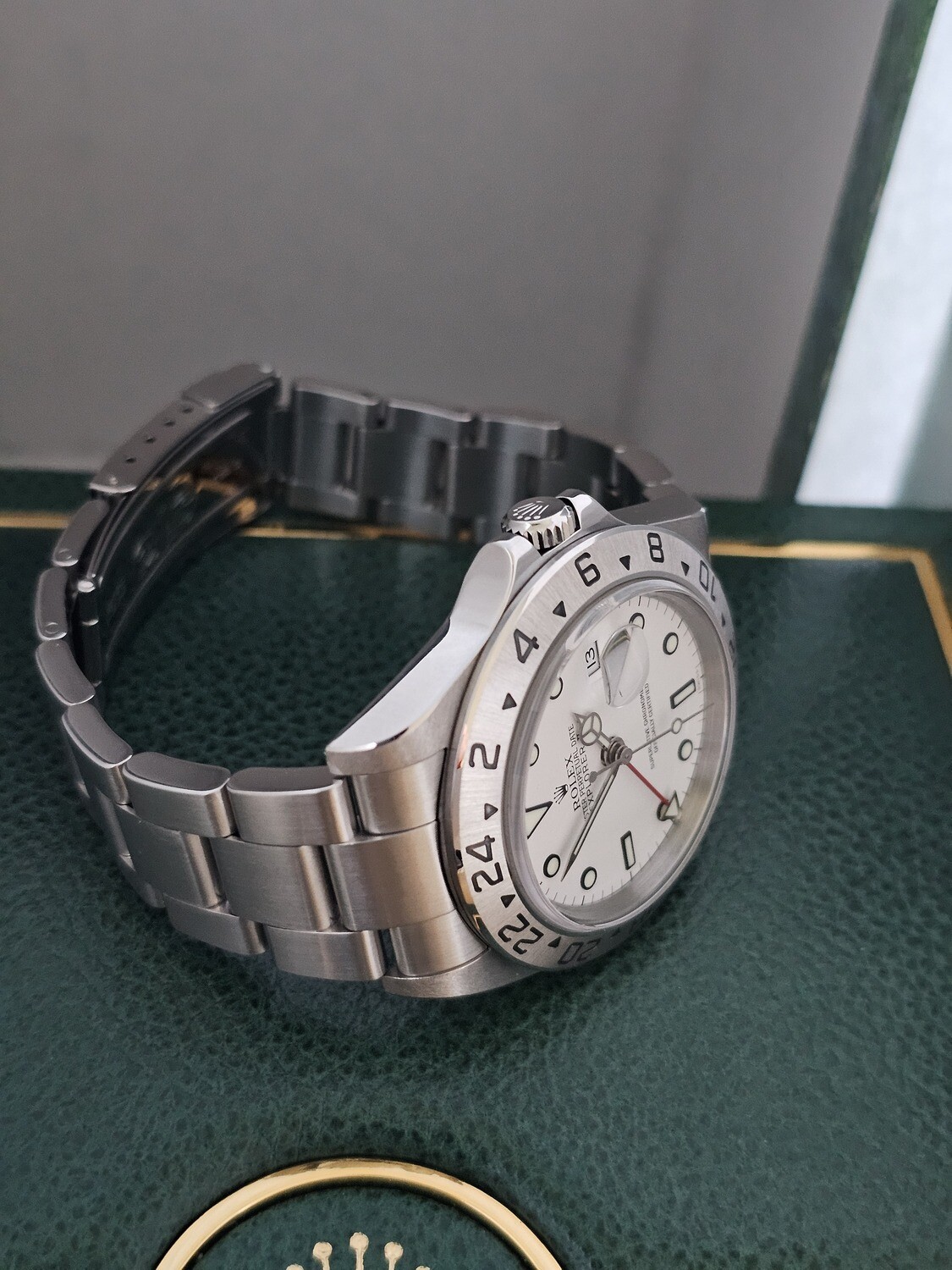 Rolex Explorer II 16570, Full Set, Swiss Only dial