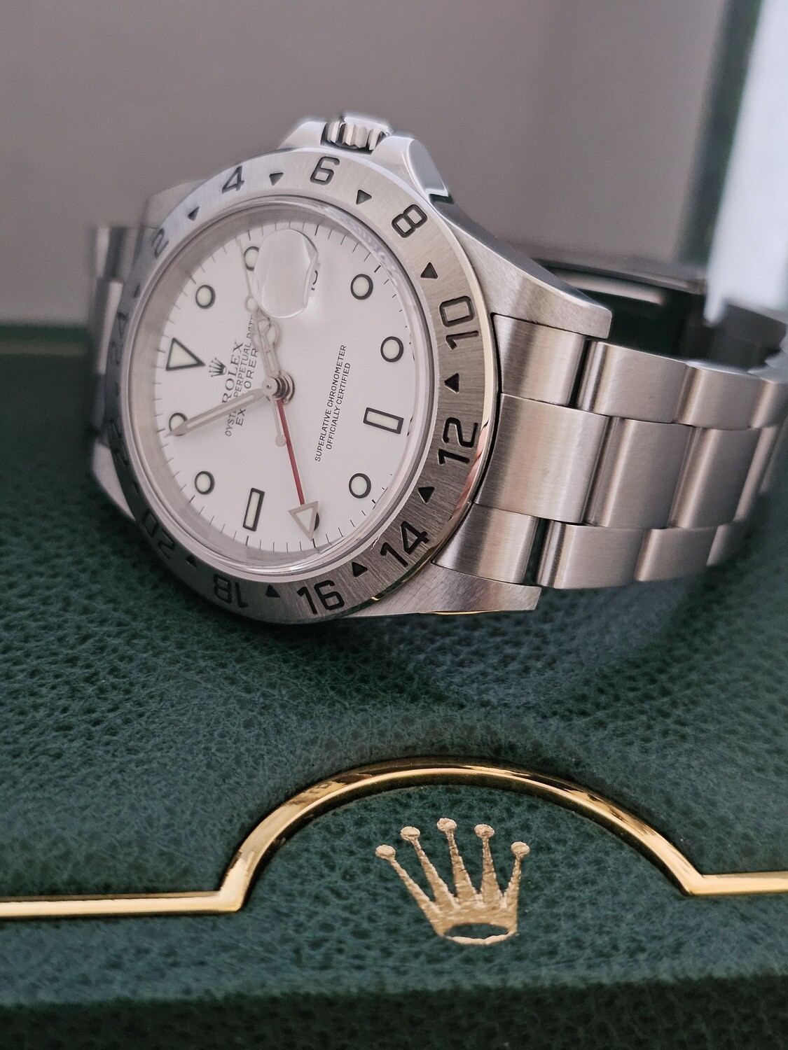 Rolex Explorer II 16570, Full Set, Swiss Only dial
