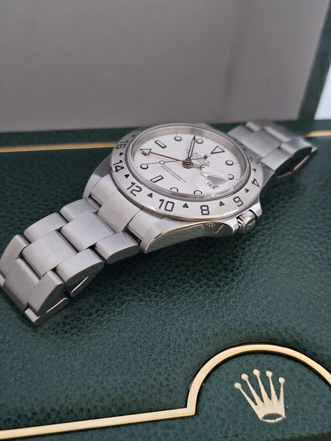 Rolex Explorer II 16570, Full Set, Swiss Only dial