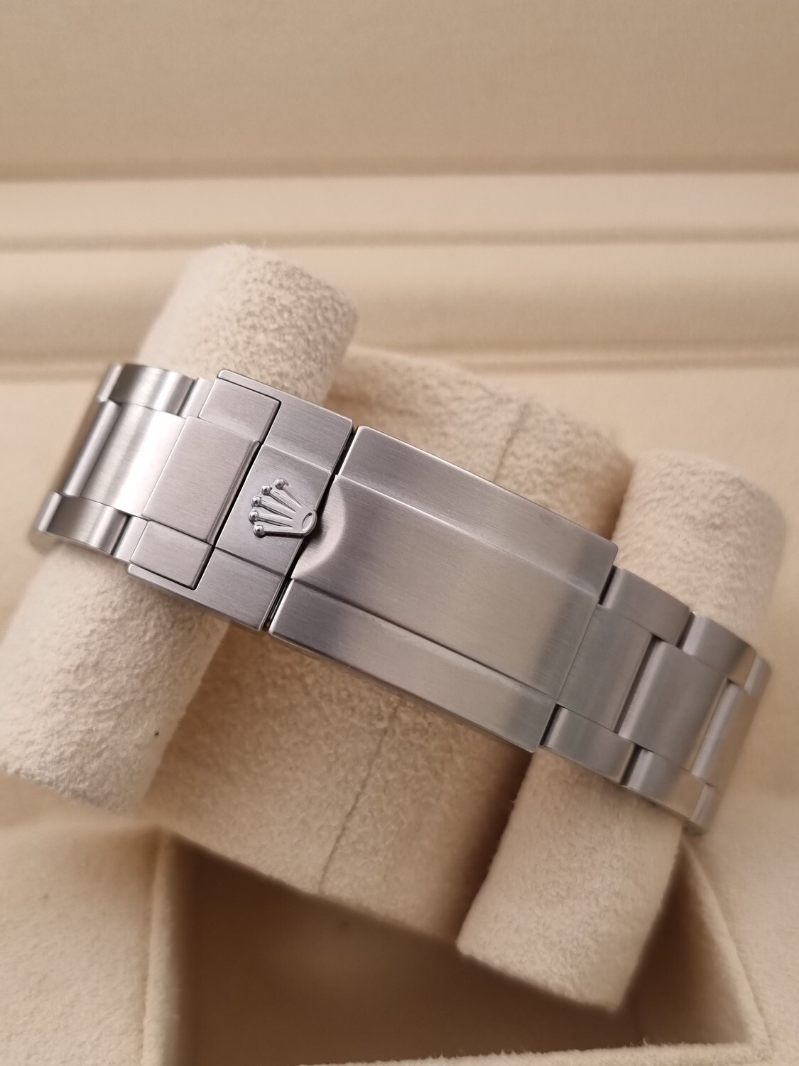 Rolex Airking 126900, 2023 Full Set Unworn, The Latest Model of the &#39;Bloodhound&#39;