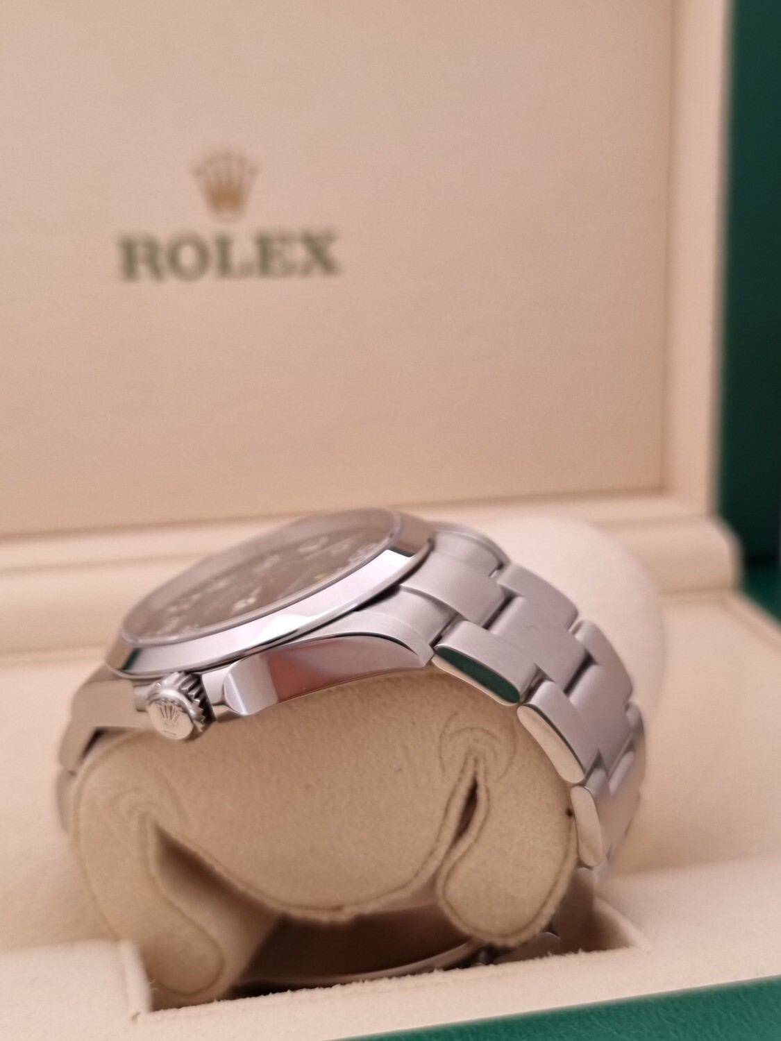 Rolex Airking 126900, 2023 Full Set Unworn, The Latest Model of the &#39;Bloodhound&#39;