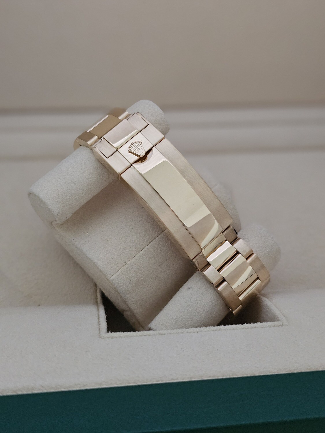 Rolex Submariner Date, 18K Gold Bluesy, 126618LB 2023 Full Set