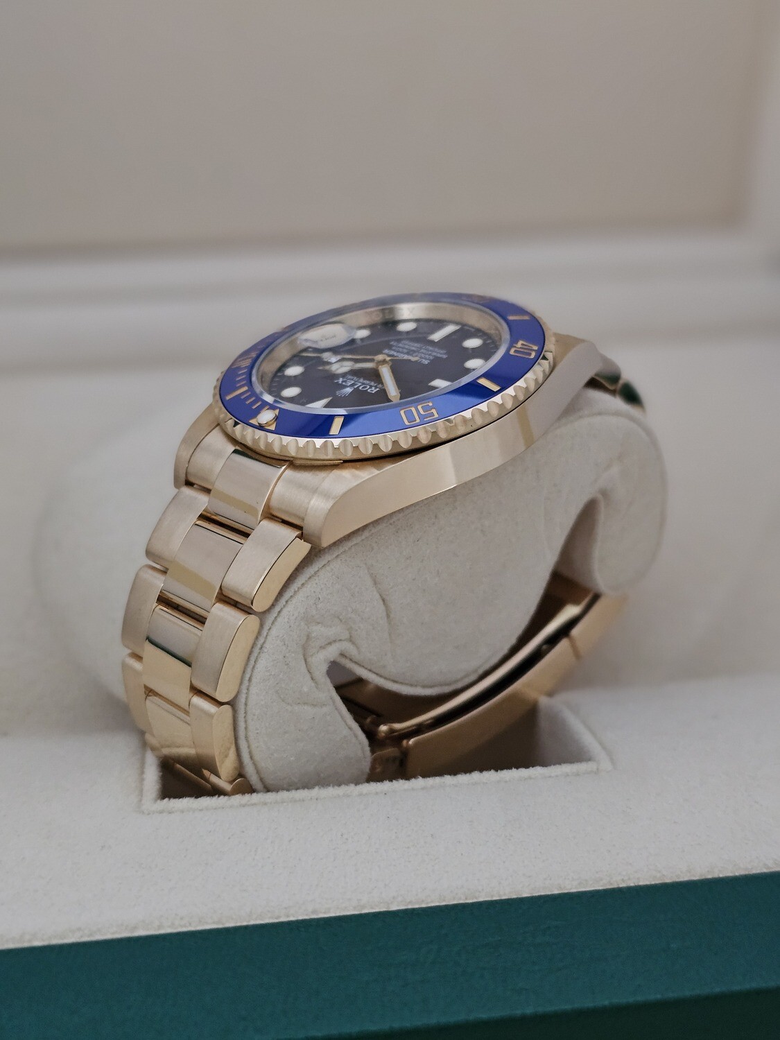 Rolex Submariner Date, 18K Gold Bluesy, 126618LB 2023 Full Set