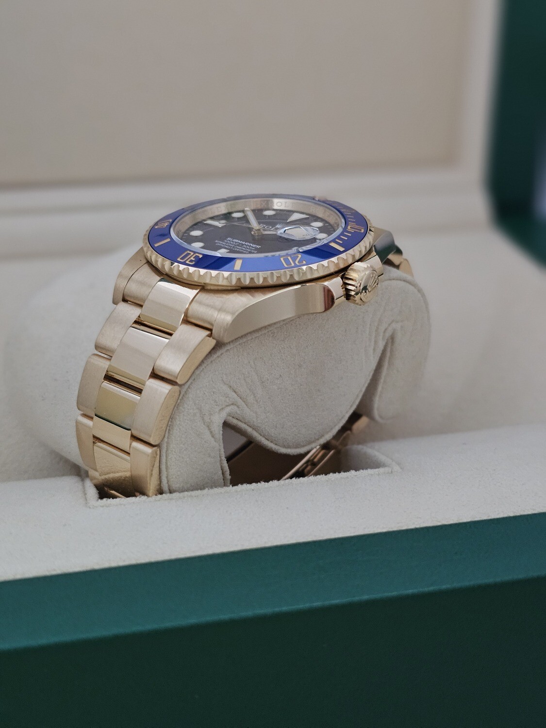 Rolex Submariner Date, 18K Gold Bluesy, 126618LB 2023 Full Set