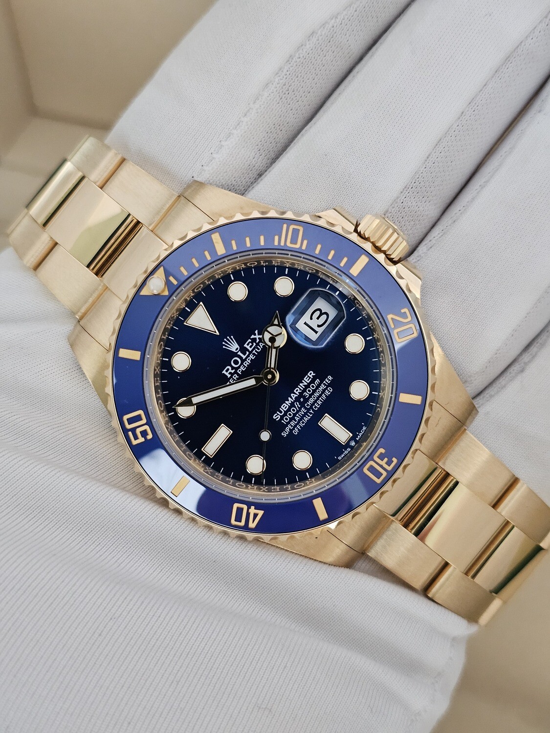 Rolex Submariner Date, 18K Gold Bluesy, 126618LB 2023 Full Set