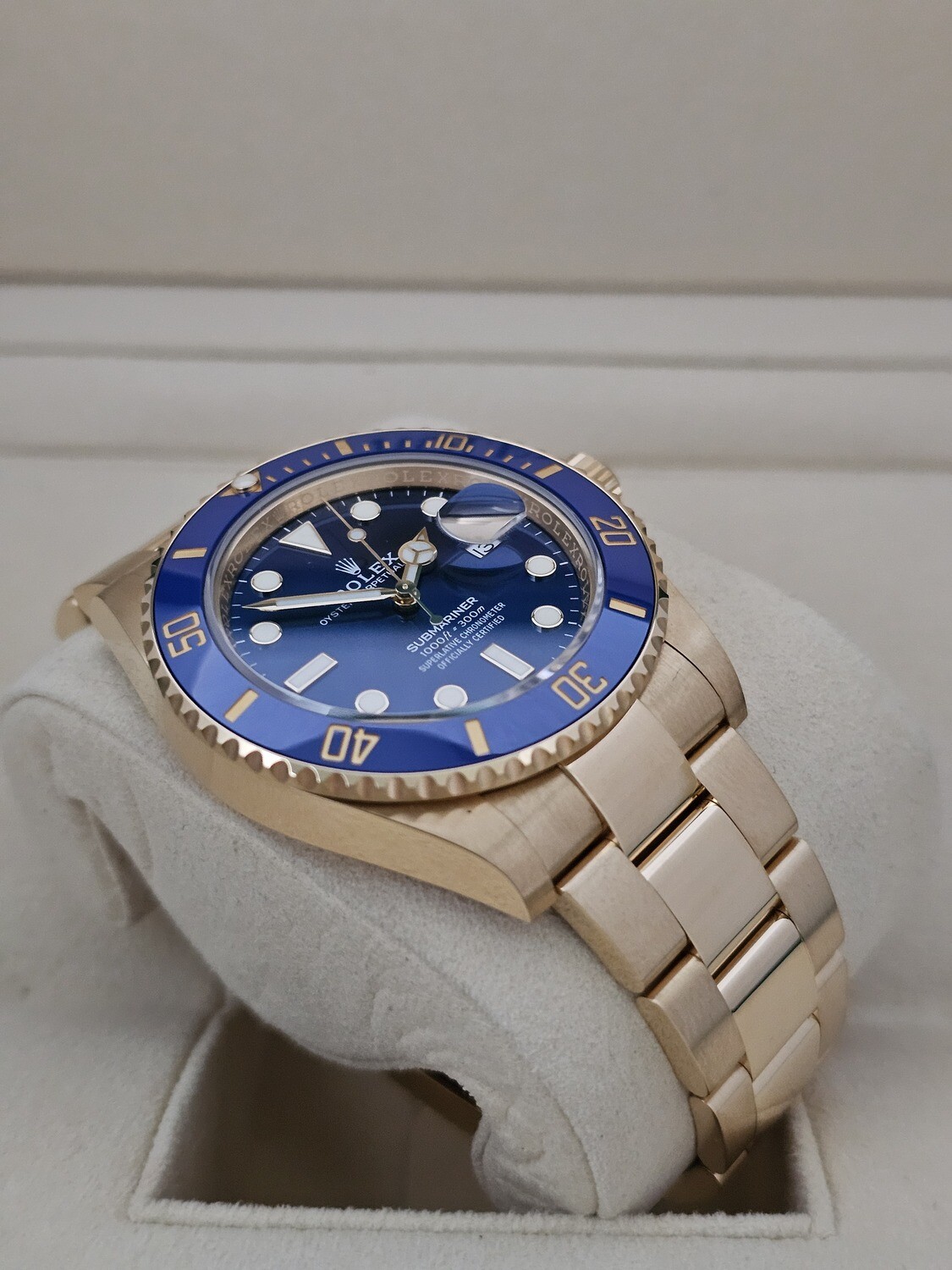 Rolex Submariner Date, 18K Gold Bluesy, 126618LB 2023 Full Set