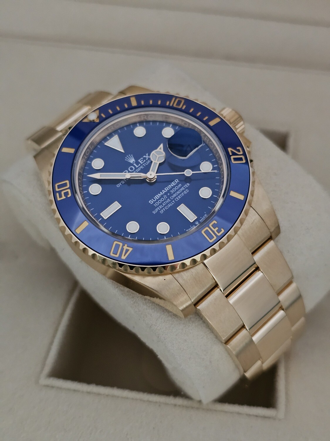 Rolex Submariner Date, 18K Gold Bluesy, 126618LB 2023 Full Set