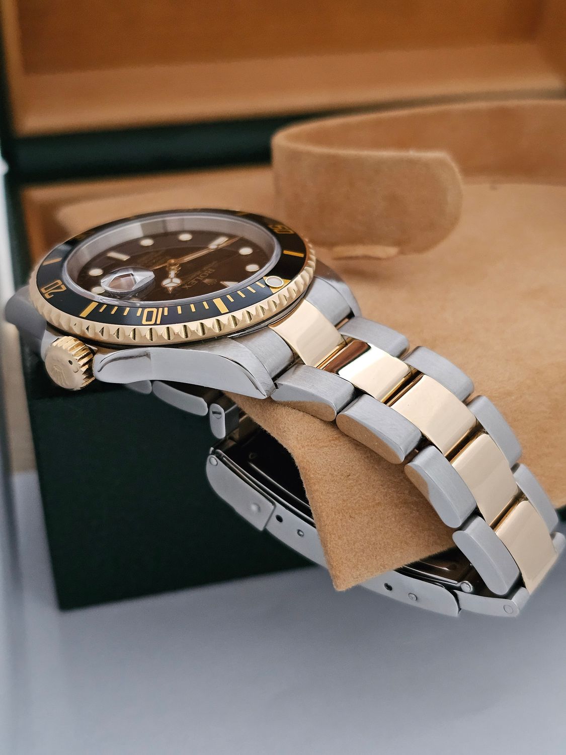 Rolex Submariner Date Watch, Ref 16613LN - 2005 in Excellent Condition