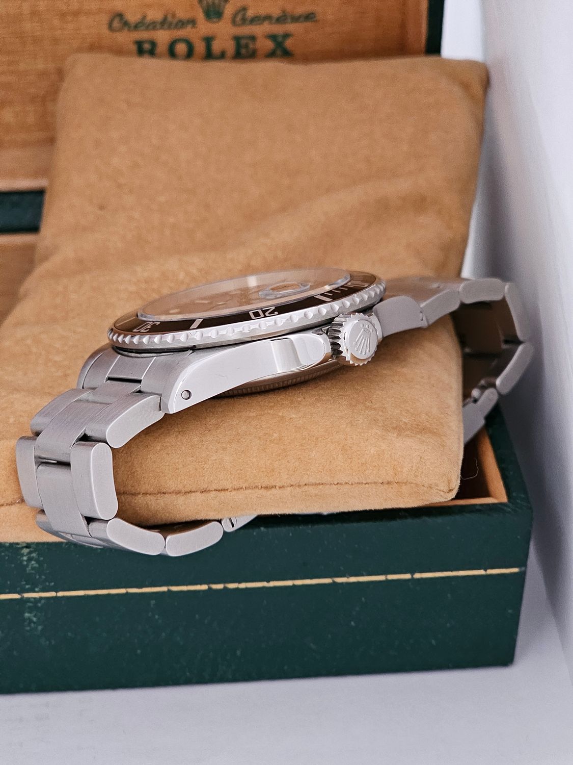 Rolex Submariner Date 16800, 40mm Box &amp; Papers