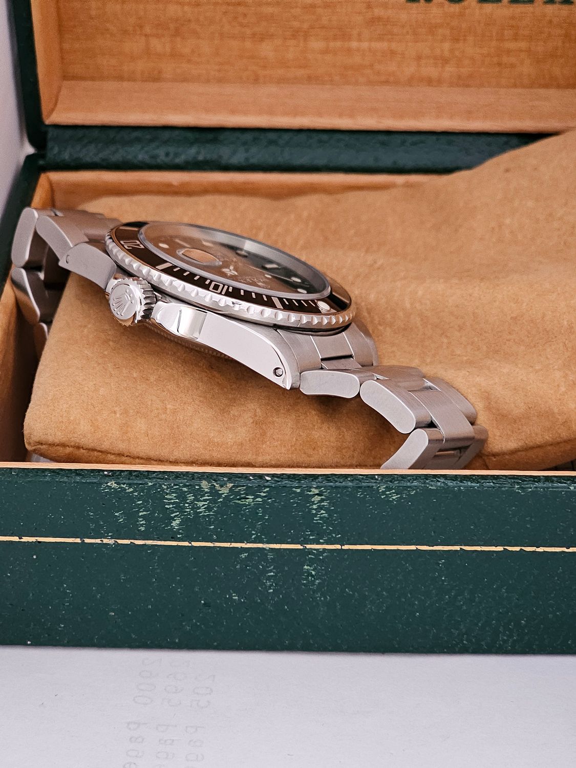 Rolex Submariner Date 16800, 40mm Box &amp; Papers