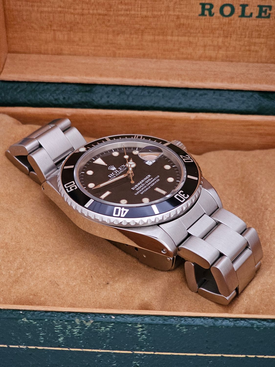 Rolex Submariner Date 16800, 40mm Box &amp; Papers