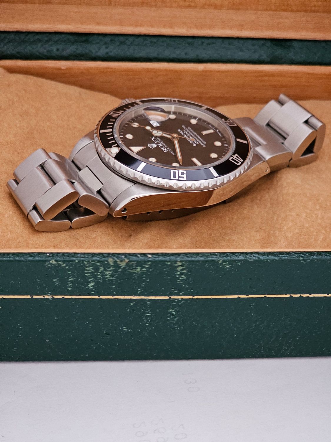 Rolex Submariner Date 16800, 40mm Box &amp; Papers