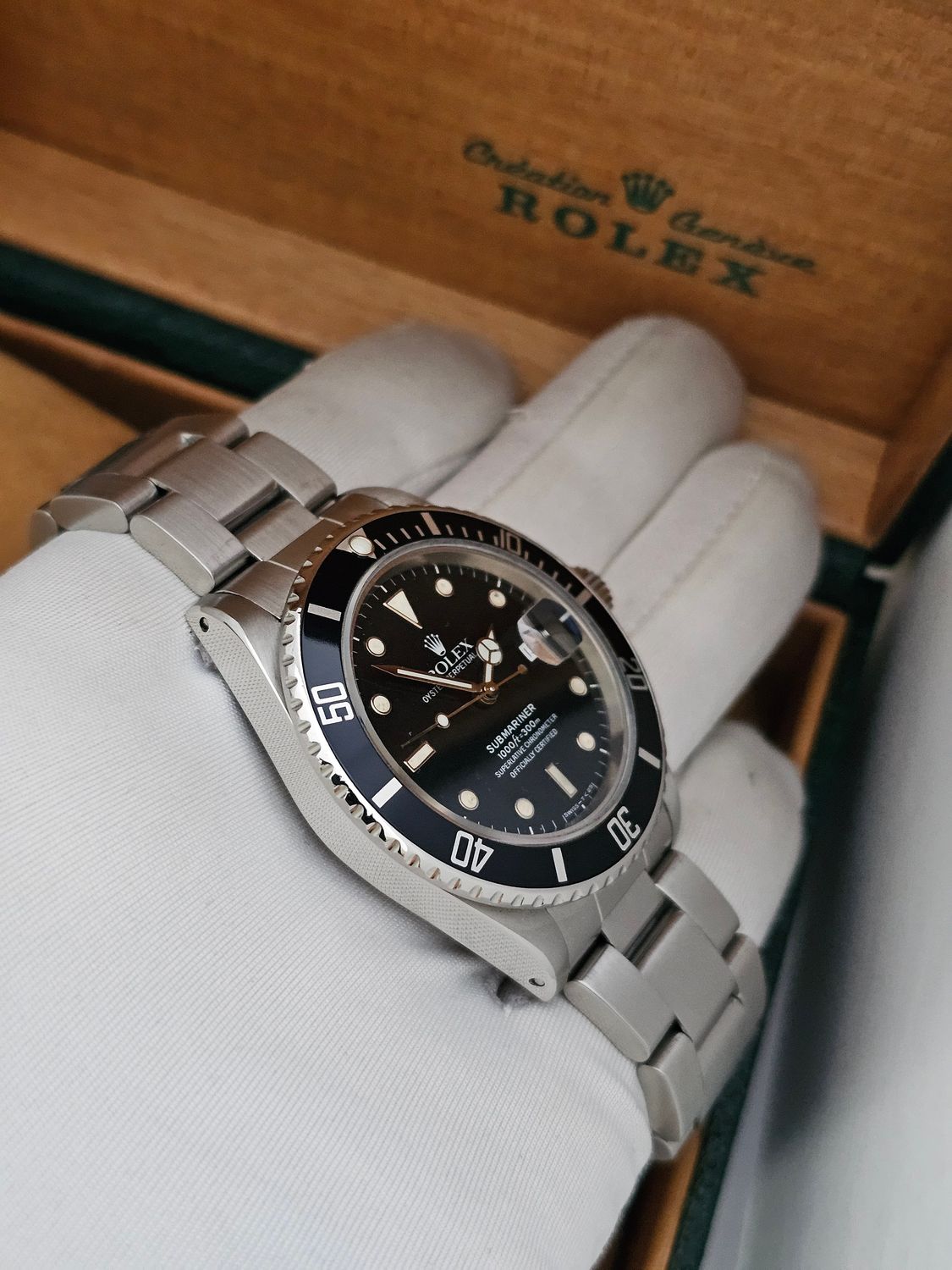 Rolex Submariner Date 16800, 40mm Box &amp; Papers