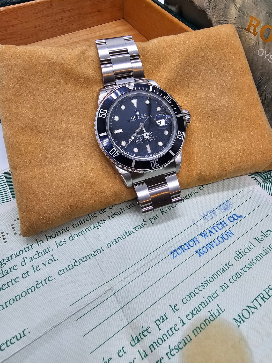 Rolex Submariner Date 16800, 40mm Box &amp; Papers
