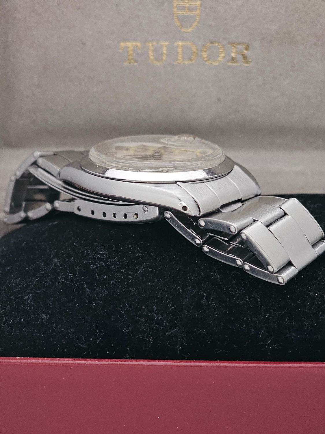 Tudor Oysterdate Watch, Ref 7962 Manual Wind, With Silver Dial, Box &amp; Papers