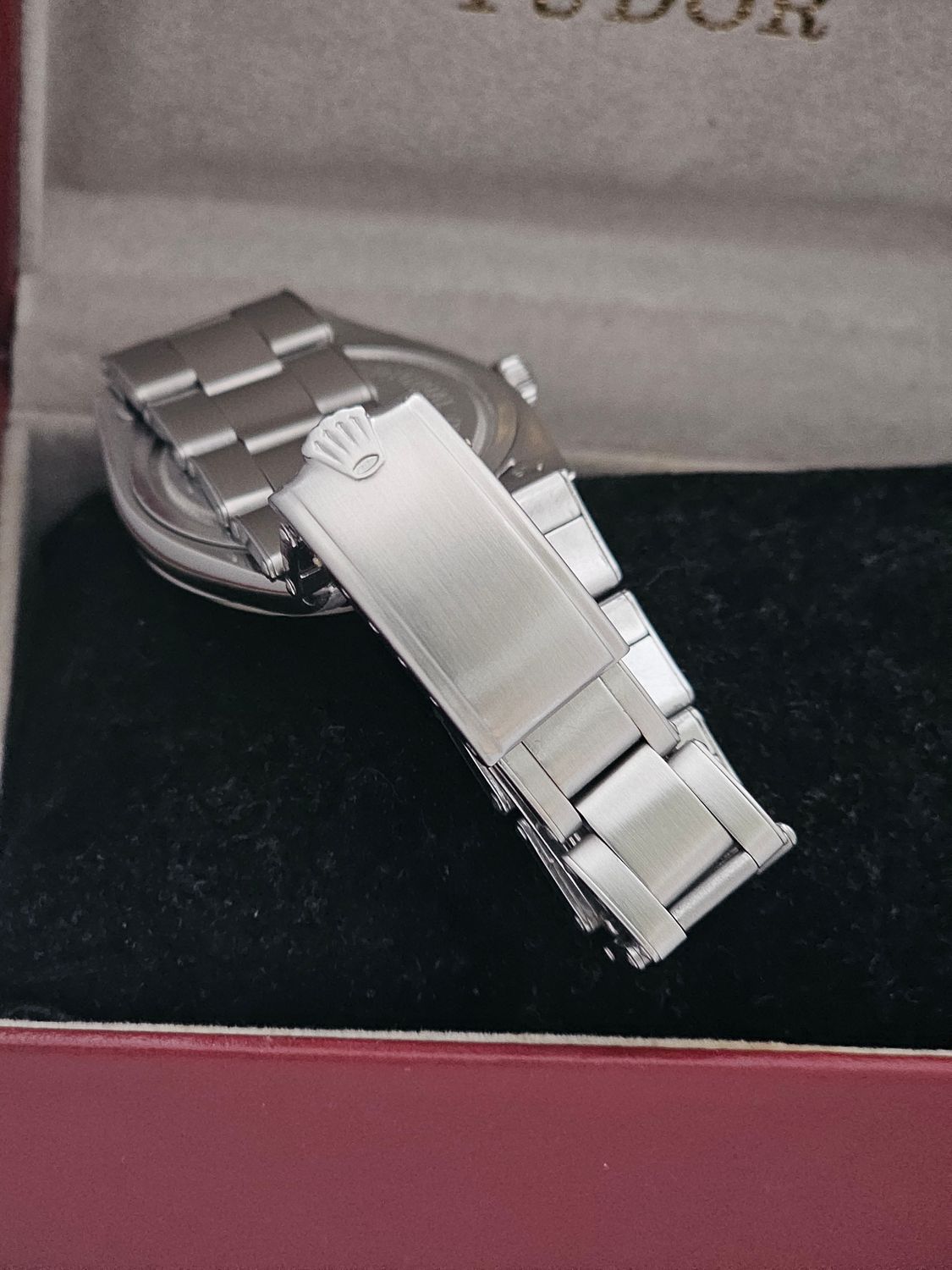 Tudor Oysterdate Watch, Ref 7962 Manual Wind, With Silver Dial, Box &amp; Papers