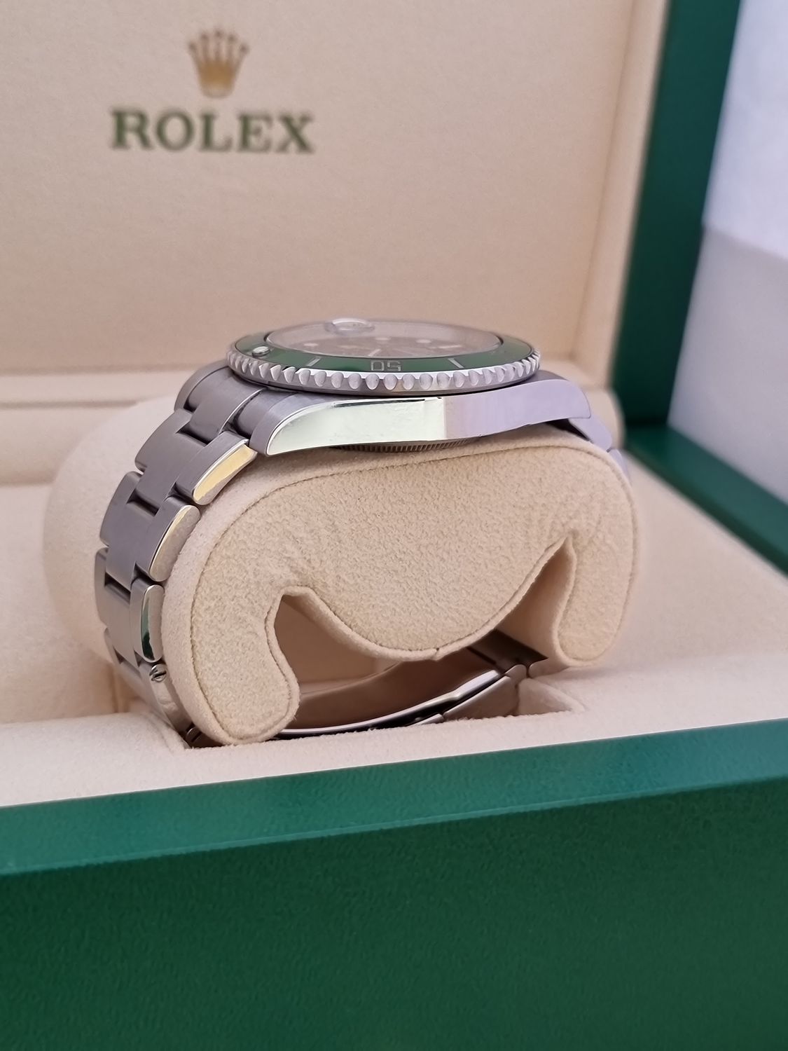 Rolex Submariner Date Watch 116610LV, 2016 Hulk Full Set, Excellent Condition
