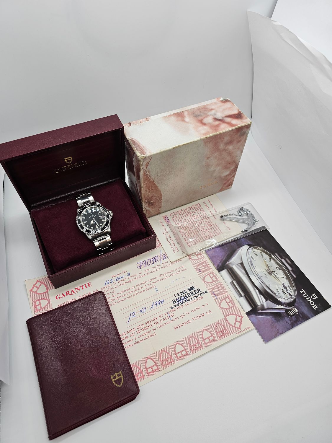 TUDOR Submariner Men&#39;s Black Watch - Ref 79090 1990 Box &amp; Papers