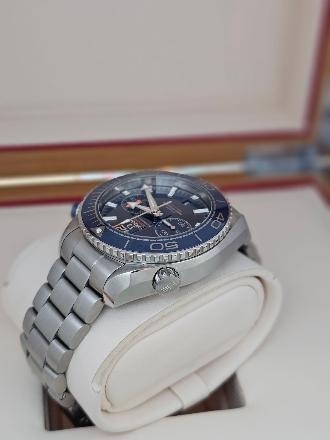 OMEGA Seamaster Planet Ocean Blue Men&#39;s Watch - 215.30.46.51.03.001 Box &amp; Cards