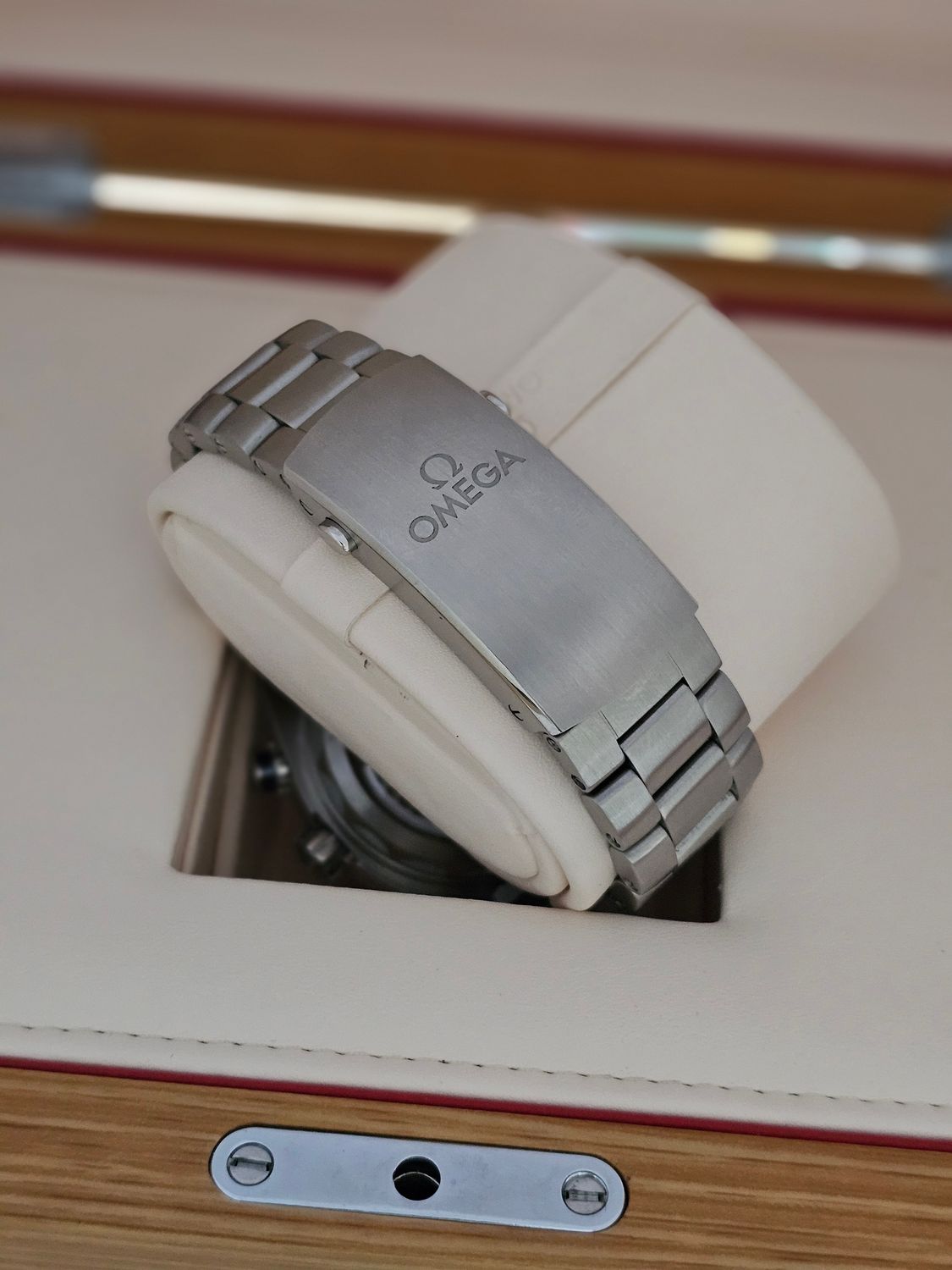 OMEGA Seamaster Planet Ocean Blue Men&#39;s Watch - 215.30.46.51.03.001 Box &amp; Cards