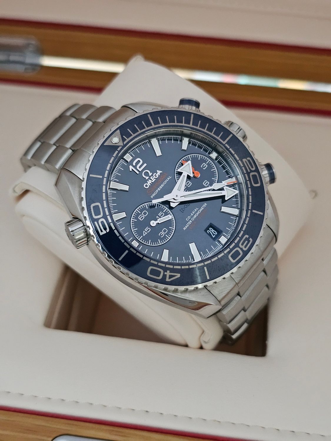 OMEGA Seamaster Planet Ocean Blue Men&#39;s Watch - 215.30.46.51.03.001 Box &amp; Cards