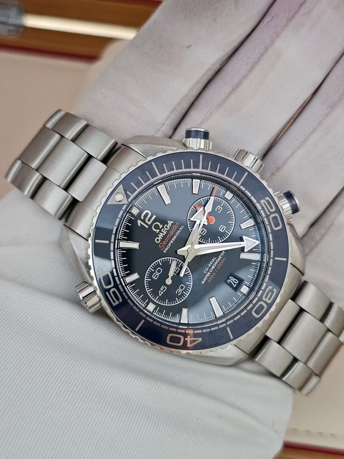 OMEGA Seamaster Planet Ocean Blue Men&#39;s Watch - 215.30.46.51.03.001 Box &amp; Cards