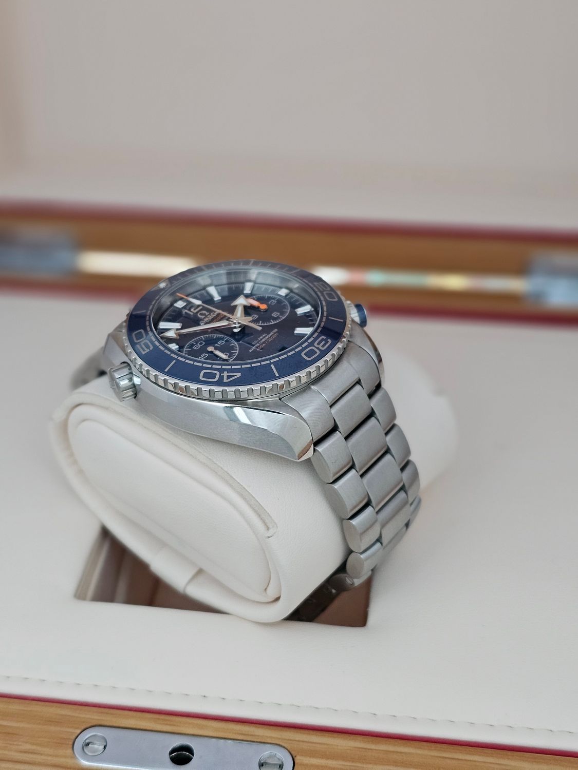 OMEGA Seamaster Planet Ocean Blue Men&#39;s Watch - 215.30.46.51.03.001 Box &amp; Cards