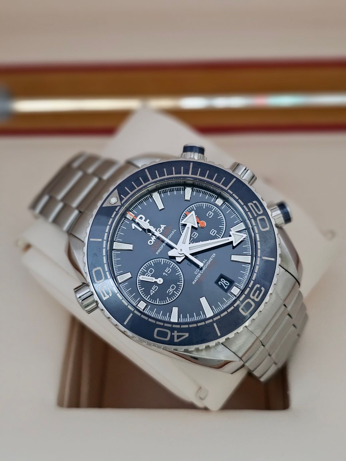 OMEGA Seamaster Planet Ocean Blue Men&#39;s Watch - 215.30.46.51.03.001 Box &amp; Cards