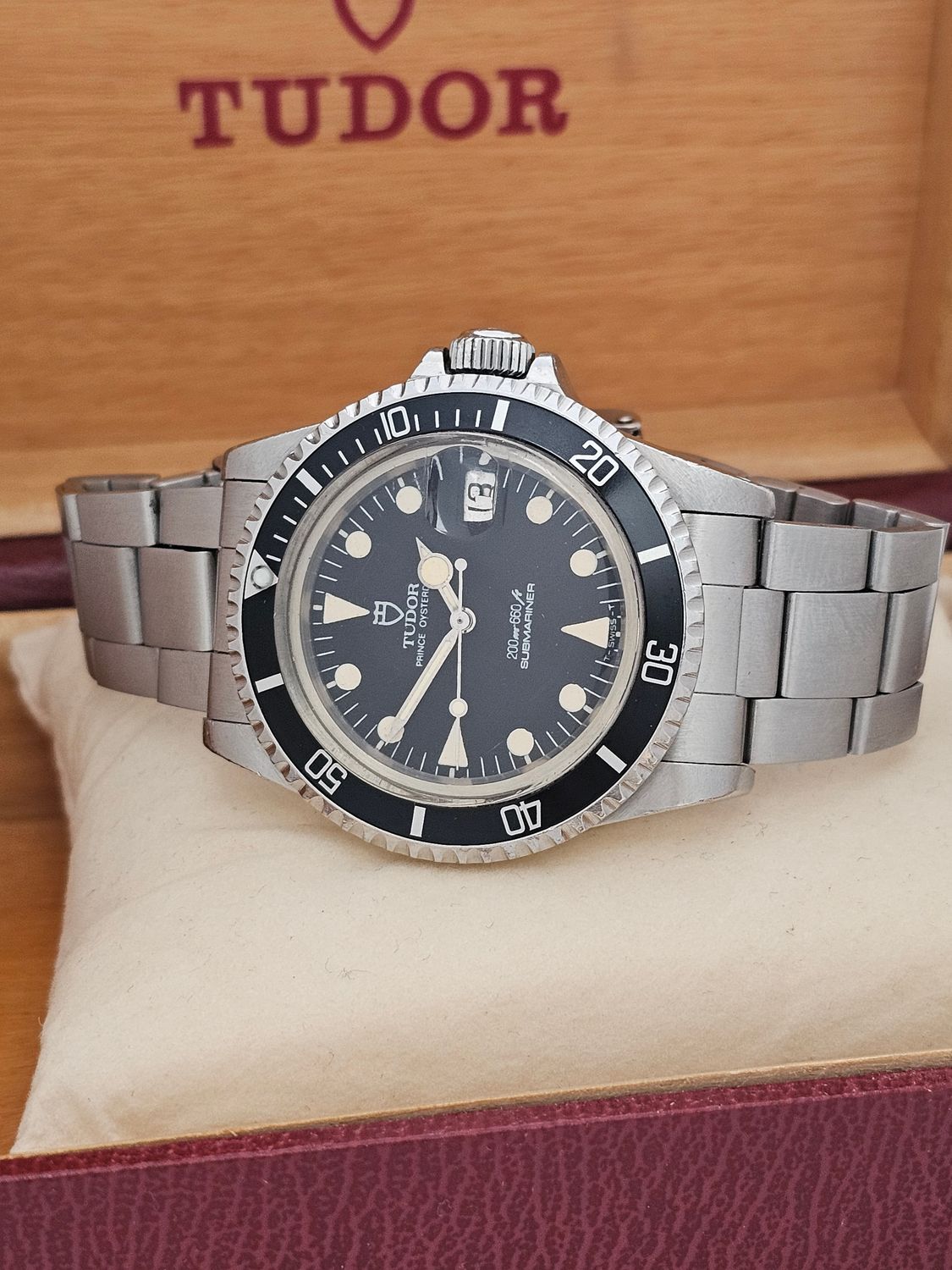 TUDOR Submariner Black Dial Lollipop Watch - 1986 76100 Box &amp; Papers Unpolished