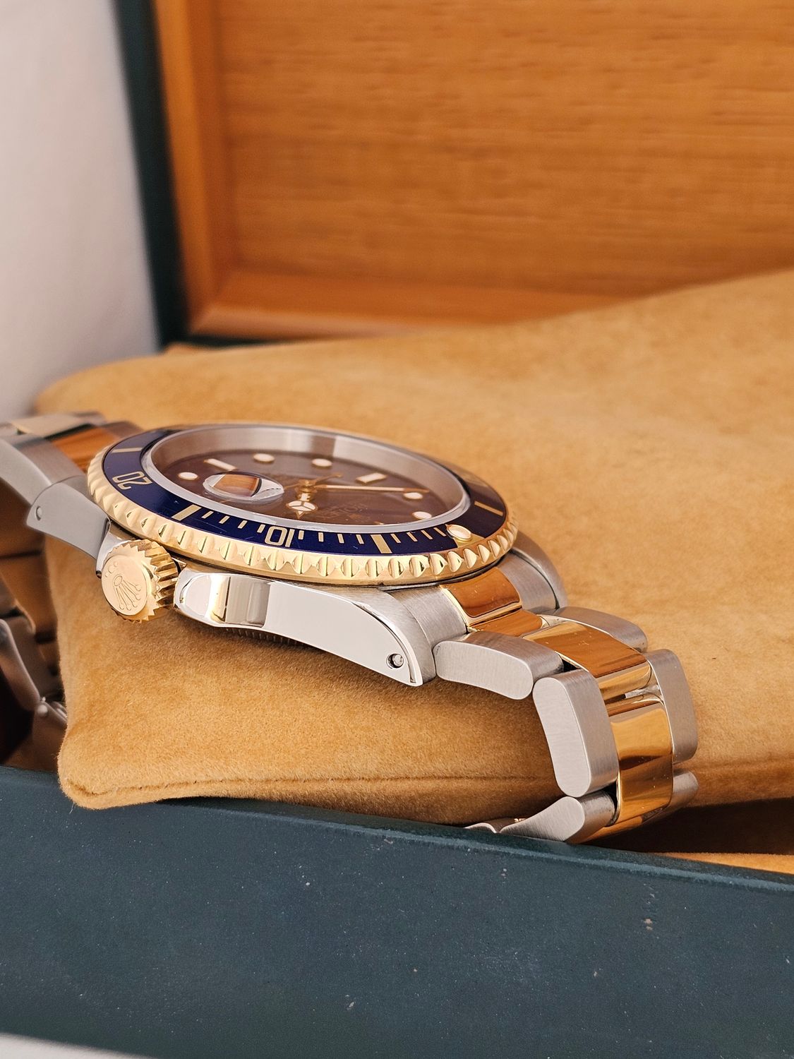 Rolex Submariner Date 16613LB Bluesy, 1996 Full Set with 2022 Rolex Service