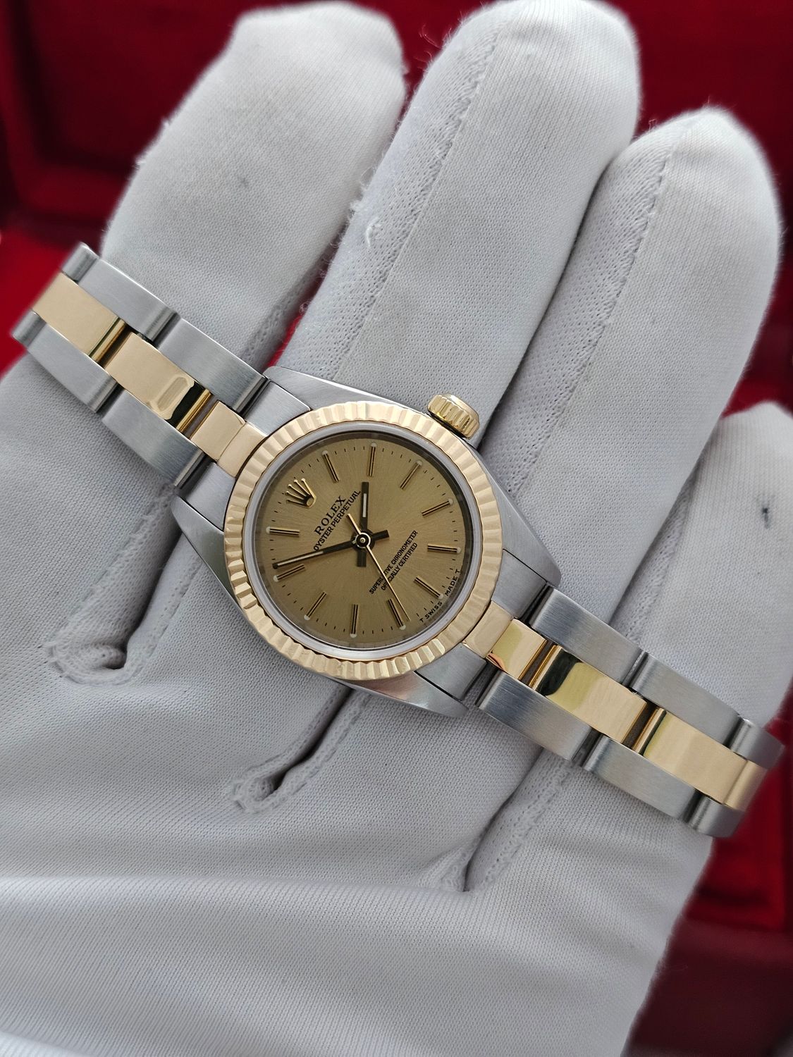 Rolex Oyster Perpetual 26mm Ref 76193, Champagne Dial 1999 Oyster Women&#39;s Watch, Full Set