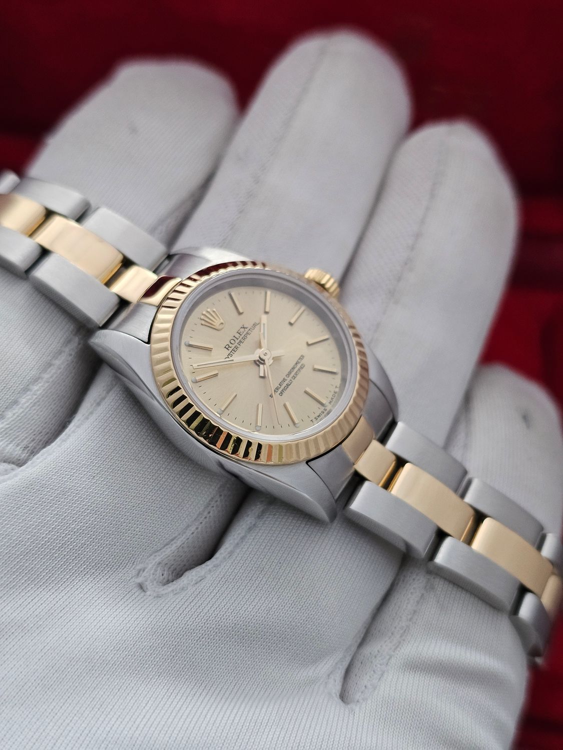 Rolex Oyster Perpetual 26mm Ref 76193, Champagne Dial 1999 Oyster Women&#39;s Watch, Full Set