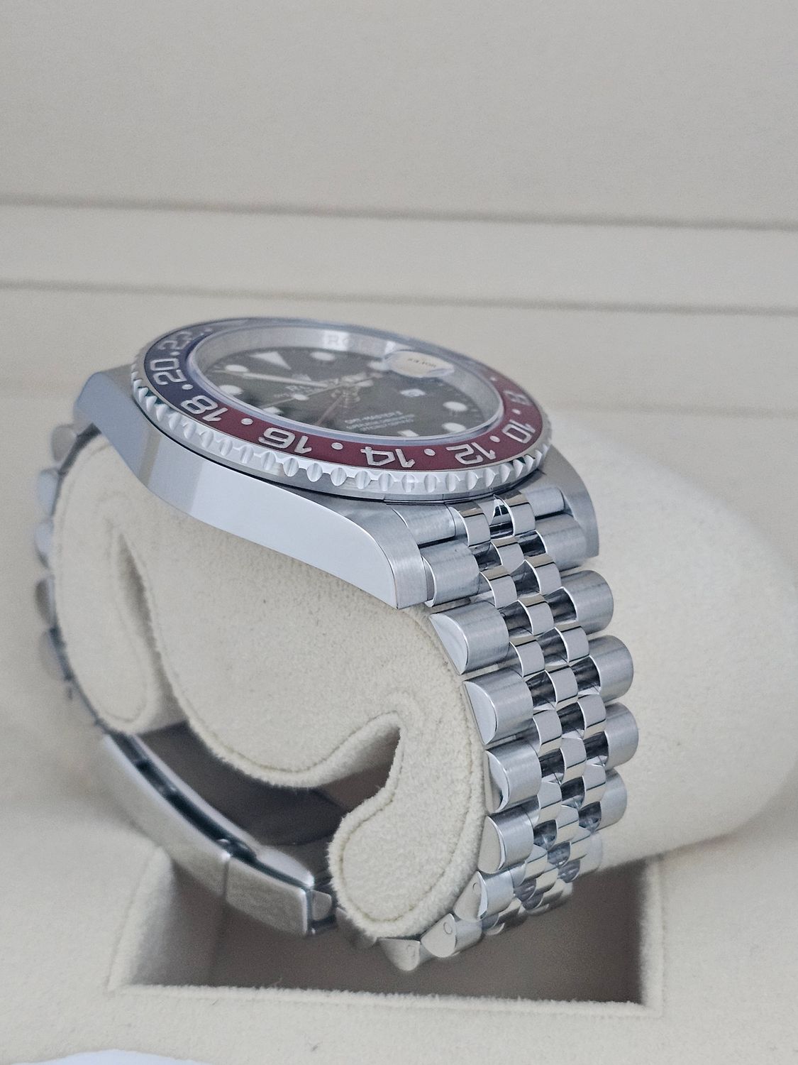 Rolex GMT Master II 126710BLRO Pepsi, 2020 Box &amp; Papers