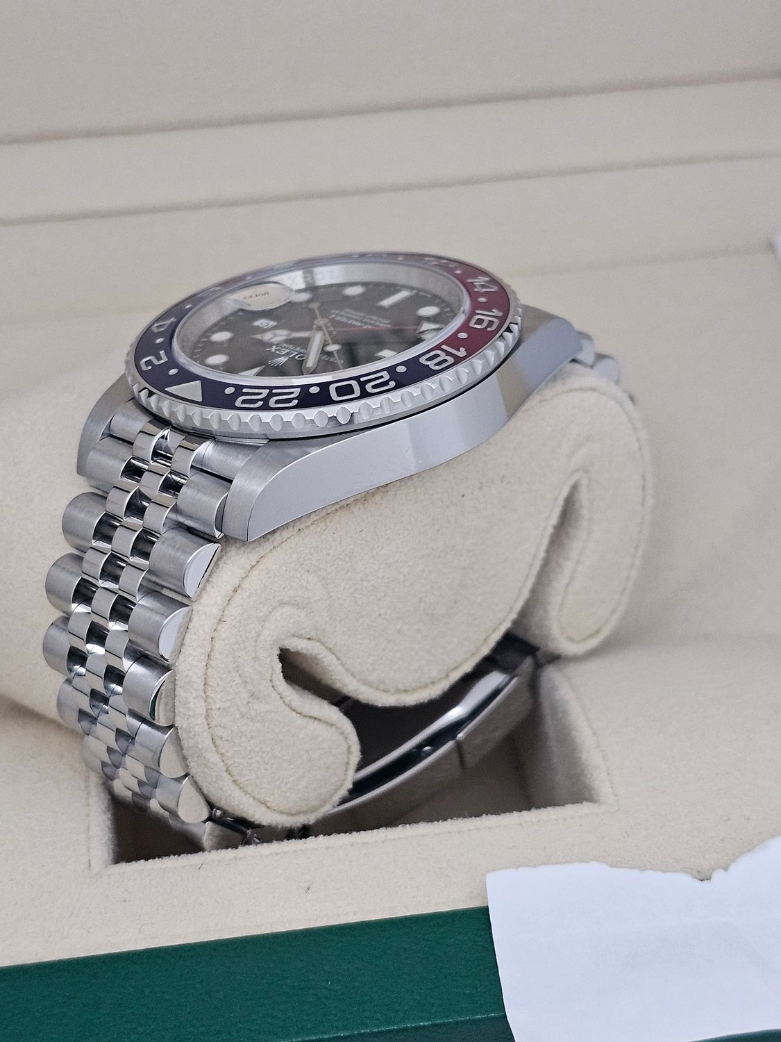 Rolex GMT Master II 126710BLRO Pepsi, 2020 Box &amp; Papers