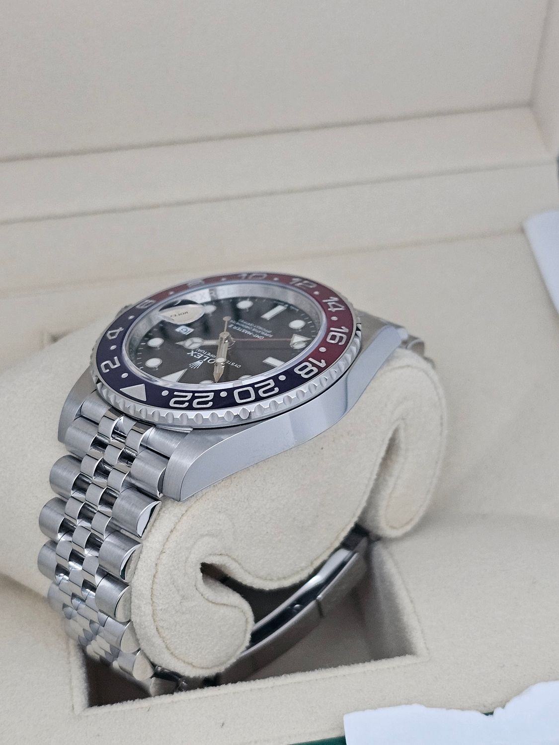 Rolex GMT Master II 126710BLRO Pepsi, 2020 Box &amp; Papers