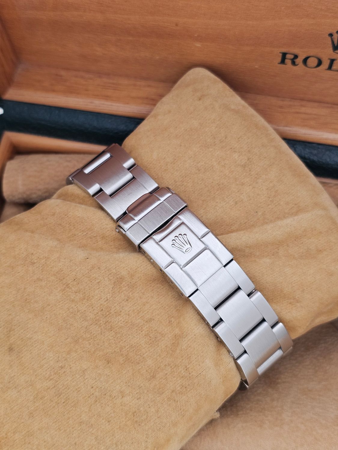 Rolex Explorer Watch 36mm, Ref 14270 - 1999 Unpolished Full Collectors Set