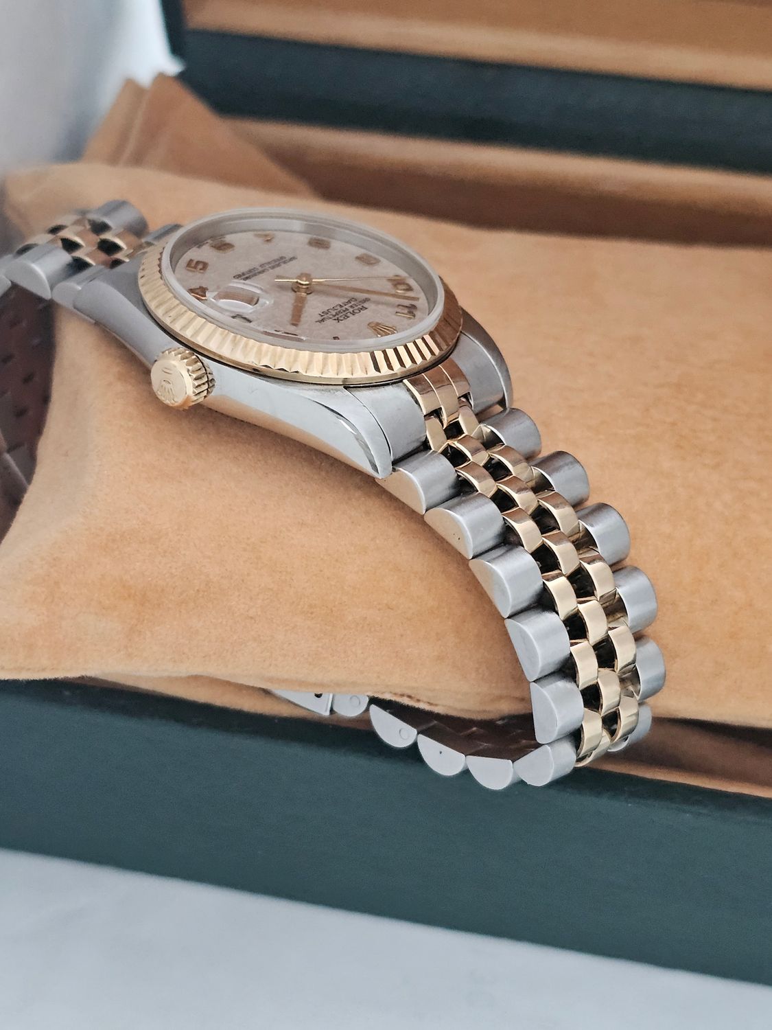 Rolex Datejust 68273 31mm Cream Jubilee Dial &amp; Arabic Numerals, Full Set Receipt