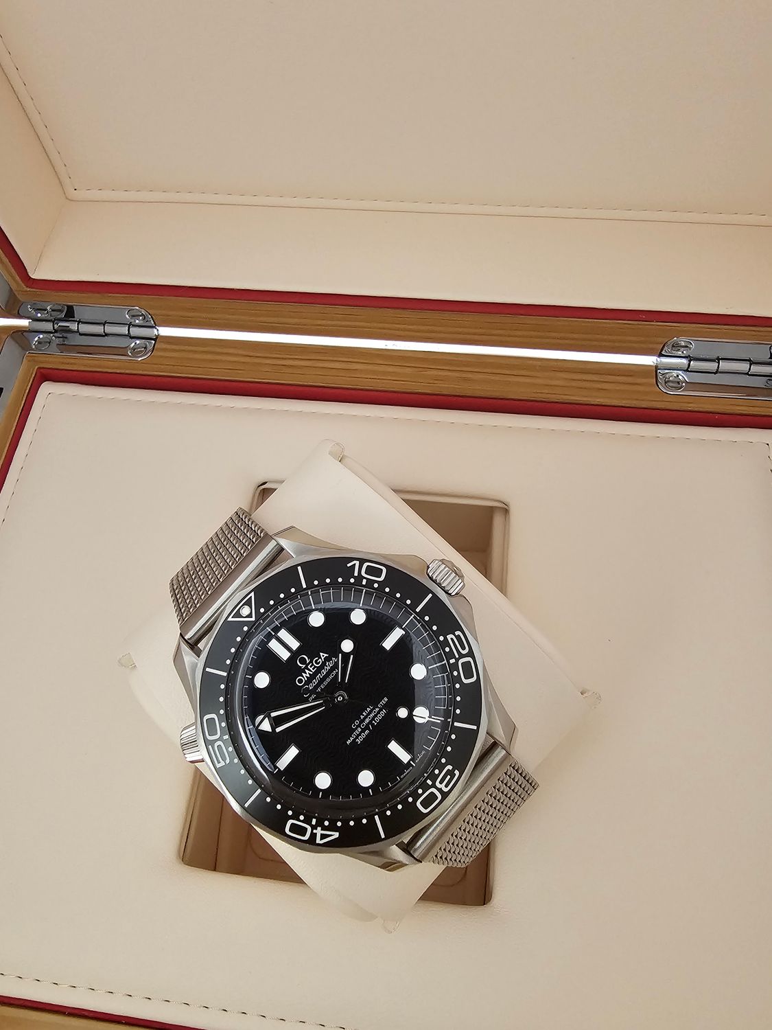 Omega Seamaster Diver 300M 210.30.42.20.01.010, 42mm 2025 Full Set