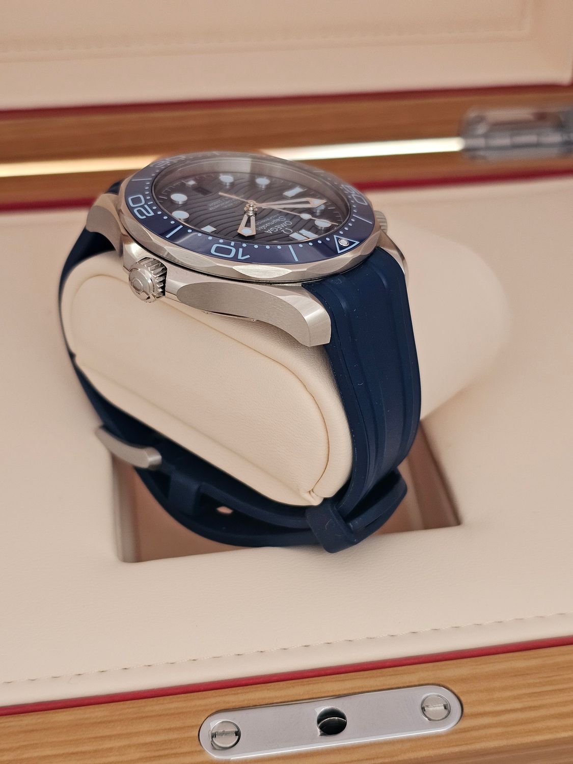 OMEGA Seamaster Diver 300M Summer Blue Watch - 210.32.42.20.03.002, 2023 Full Set