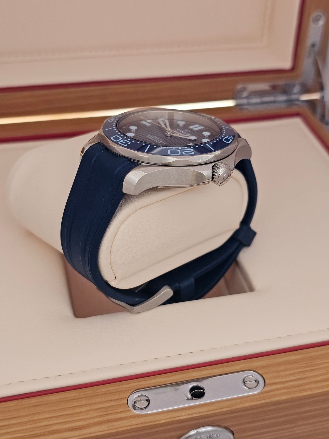 OMEGA Seamaster Diver 300M Summer Blue Watch - 210.32.42.20.03.002, 2023 Full Set