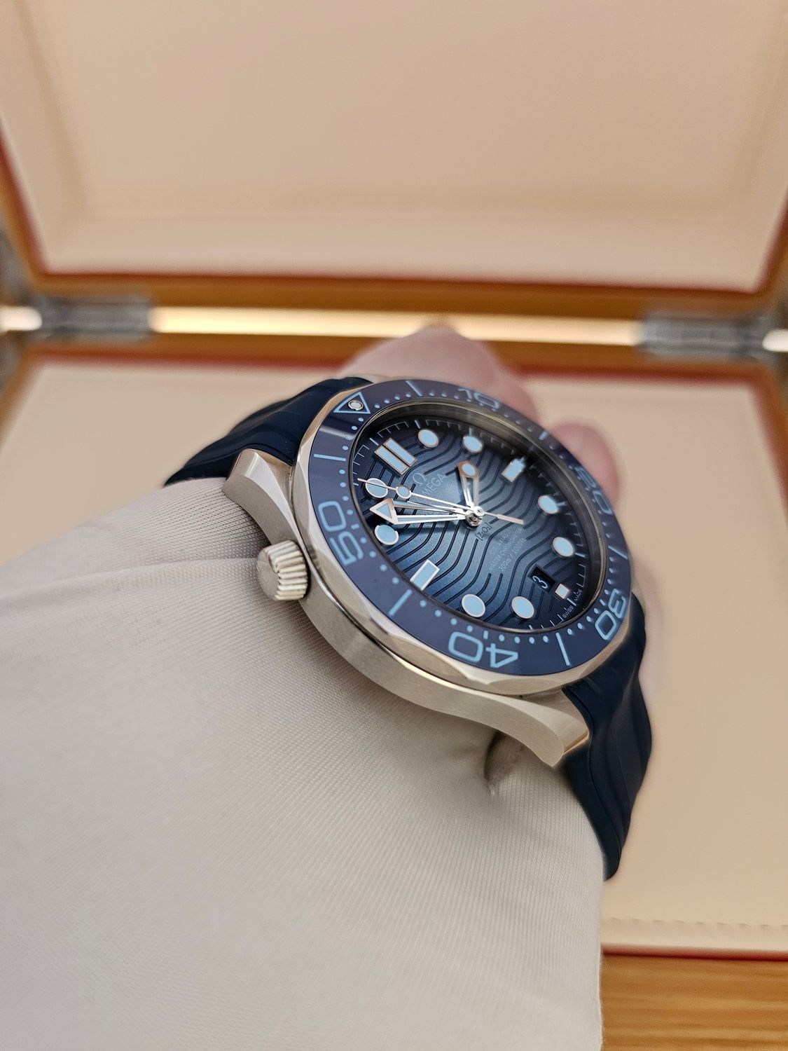 OMEGA Seamaster Diver 300M Summer Blue Watch - 210.32.42.20.03.002, 2023 Full Set