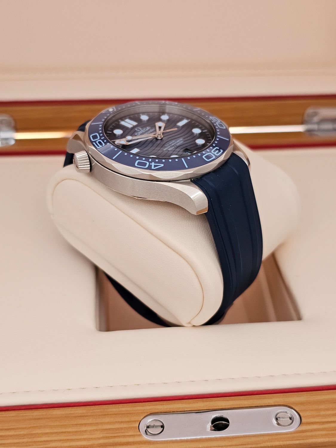 OMEGA Seamaster Diver 300M Summer Blue Watch - 210.32.42.20.03.002, 2023 Full Set