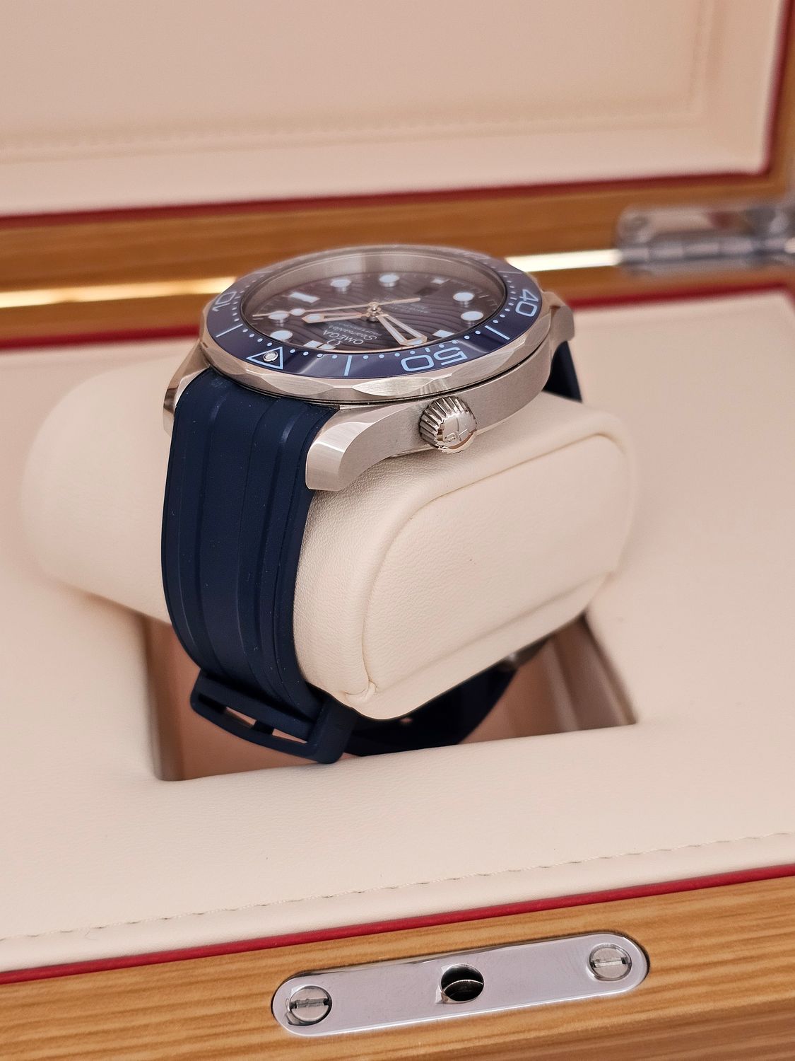 OMEGA Seamaster Diver 300M Summer Blue Watch - 210.32.42.20.03.002, 2023 Full Set