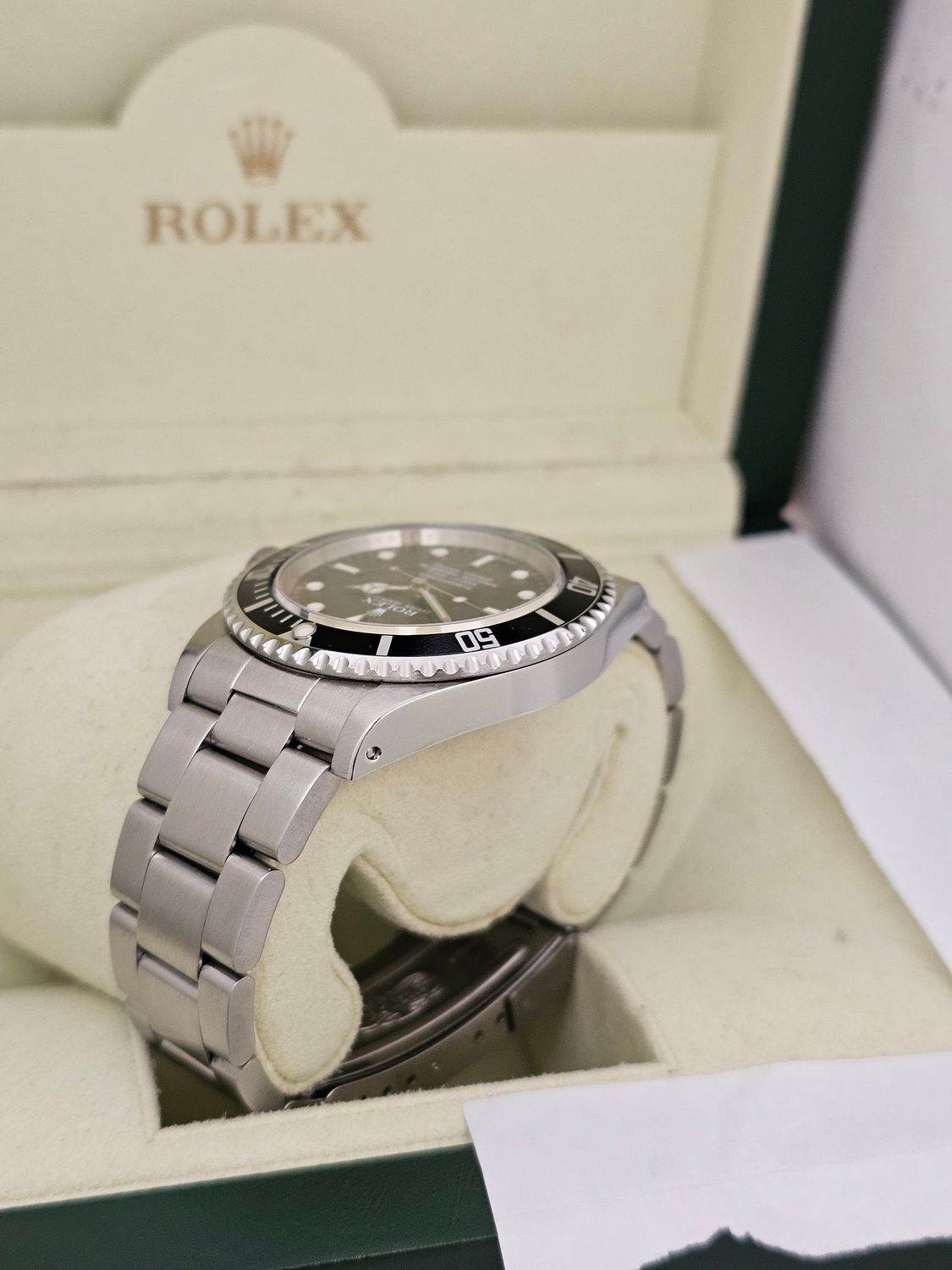 Rolex Submariner Watch 14060m, Super Sharp, 1 Owner, 2010 Box &amp; Papers