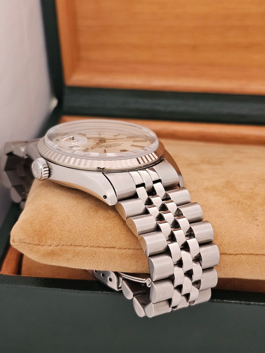 Rolex Datejust Silver Dial, 36mm Watch, Ref 16014 in excellent condition