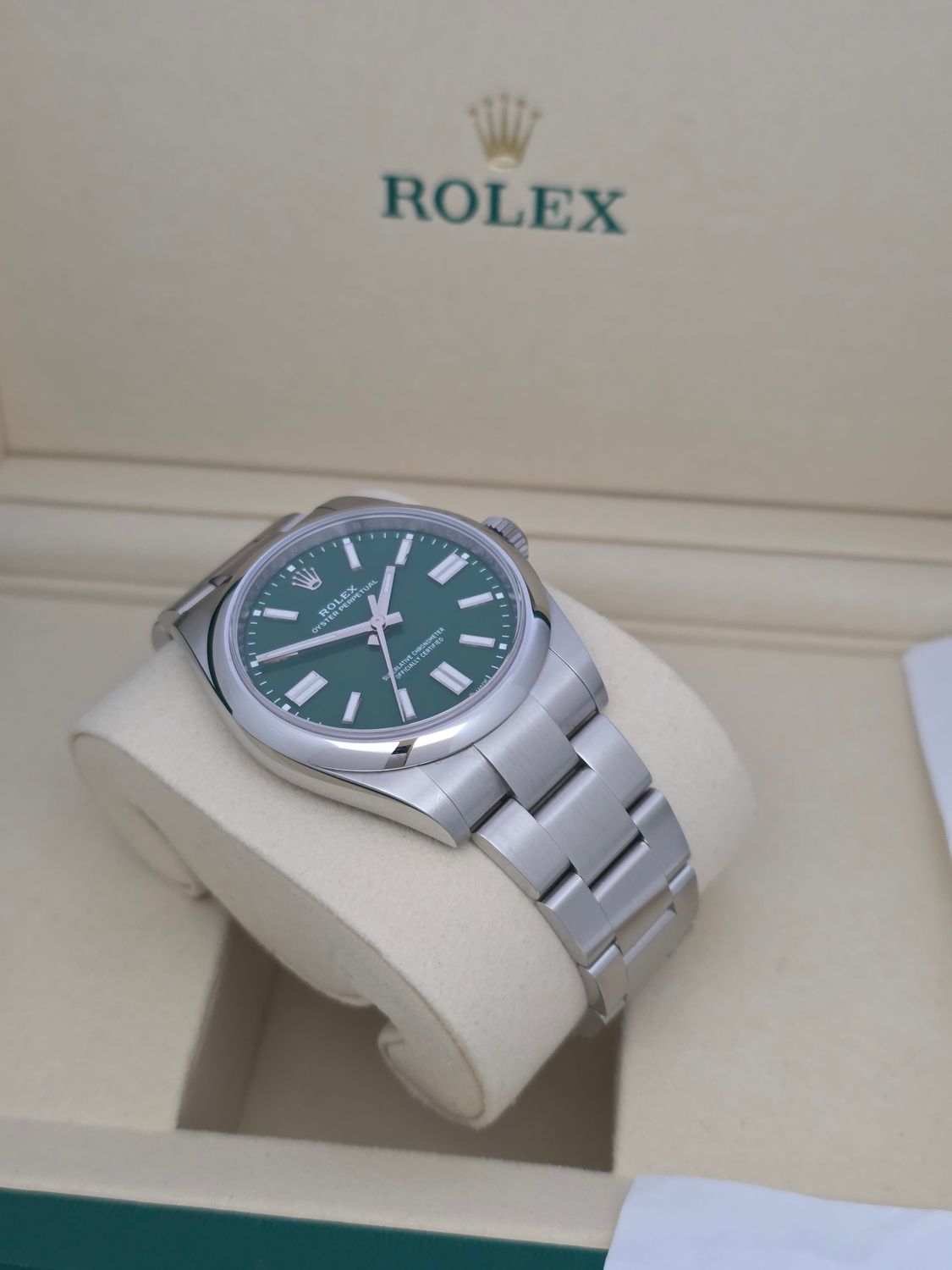 Rolex Oyster Perpetual Green 41mm, Ref 134300 - 2025 Full Set virtually Unworn
