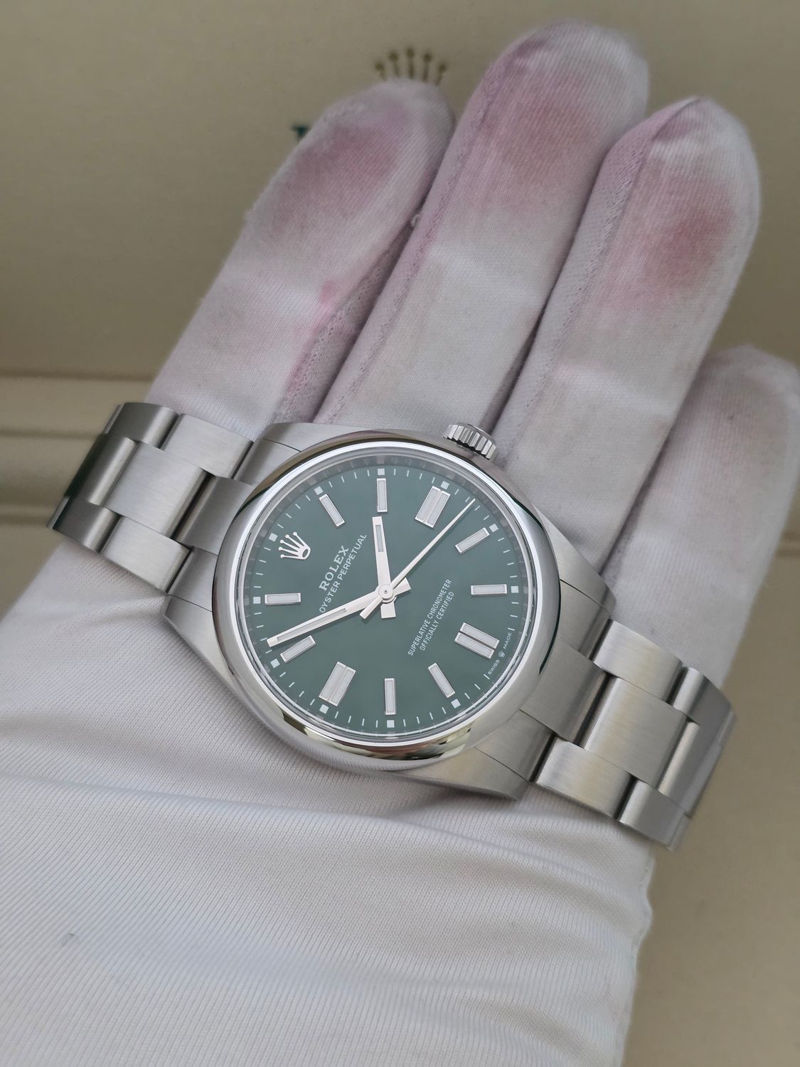 Rolex Oyster Perpetual Green 41mm, Ref 134300 - 2025 Full Set virtually Unworn