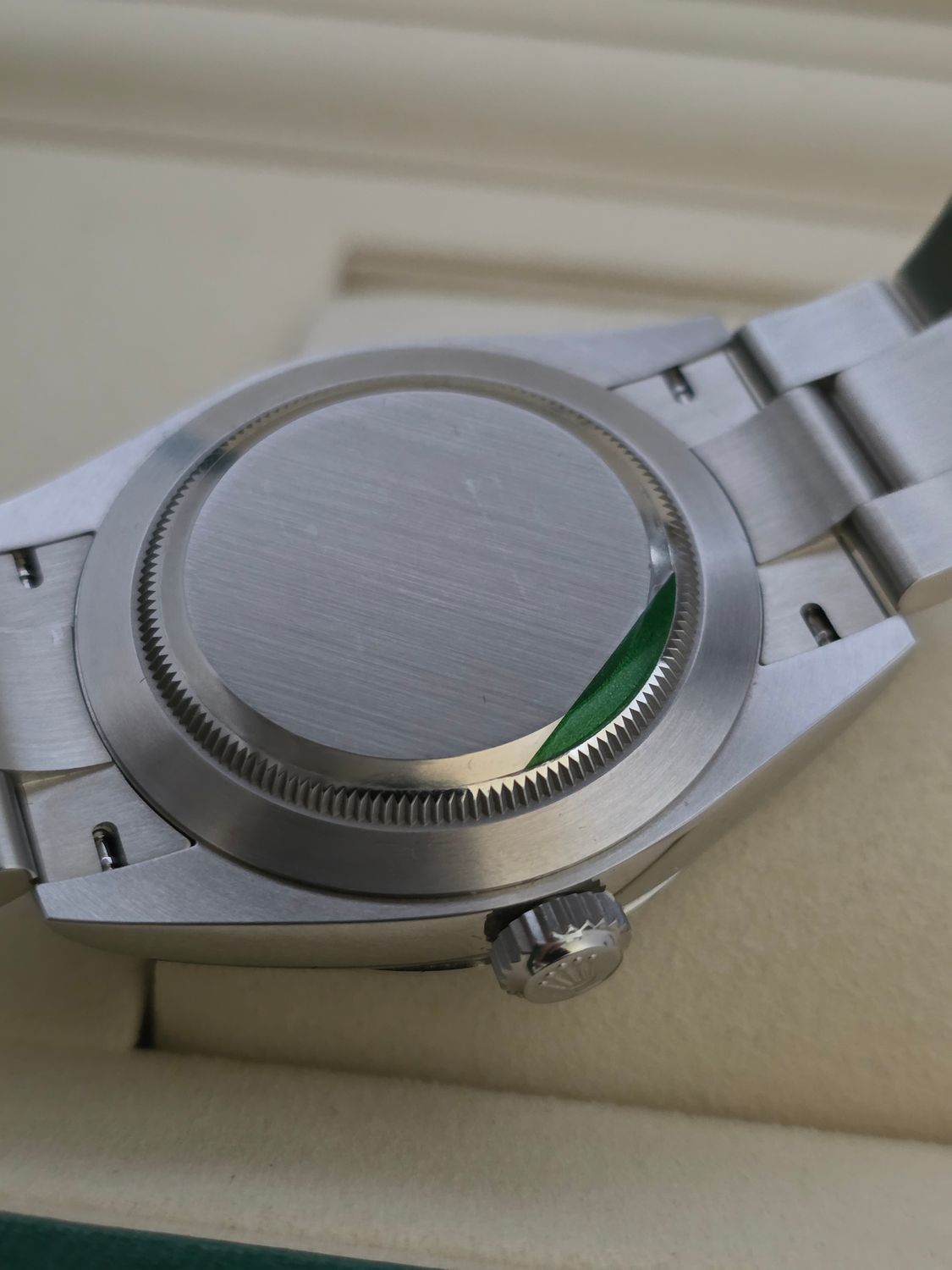 Rolex Oyster Perpetual Green 41mm, Ref 134300 - 2025 Full Set virtually Unworn