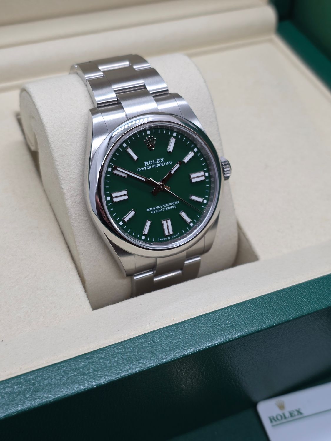 Rolex Oyster Perpetual Green 41mm, Ref 134300 - 2025 Full Set virtually Unworn